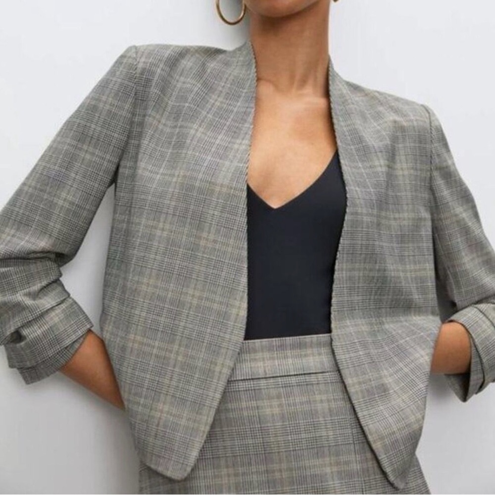 Aritzia Babaton Power Short Blazer in Glen Check